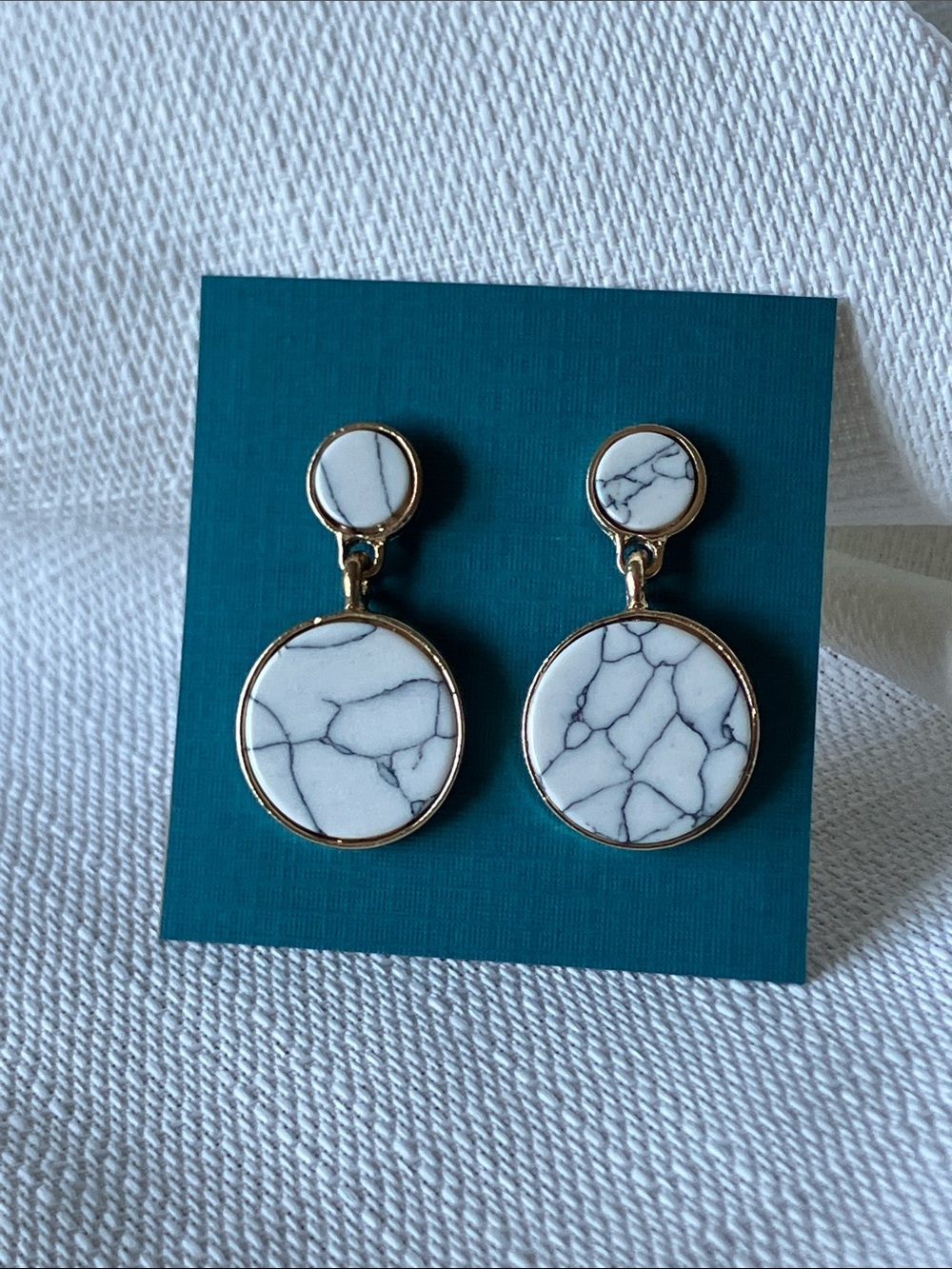 Profits for Poppi822 - Dangle studs